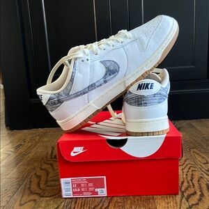 Nike White and Blue Sneakers